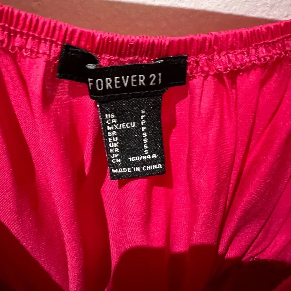 Pink satin top - Picture 3 of 3
